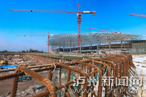 州云龍機(jī)場(chǎng)正全速推進(jìn)建設(shè)，確保7月1日前投入運(yùn)行。 瀘州日?qǐng)?bào)記者 牟科 攝3